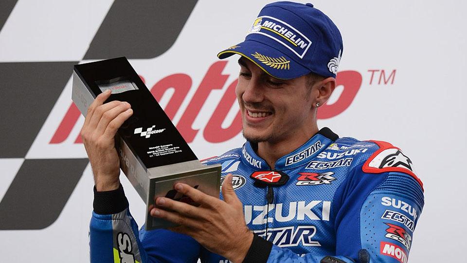 Maverick Vinales akan mengalahkan Valentino Rossi di MotoGP 2017. - INDOSPORT