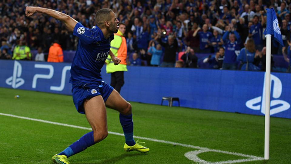 Islam Slimani rayakan golnya. - INDOSPORT