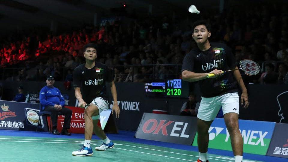 Ganda putra Angga Pratama/Ricky Karanda Suwardi dalam aksinya di Denmar Open 2016. - INDOSPORT