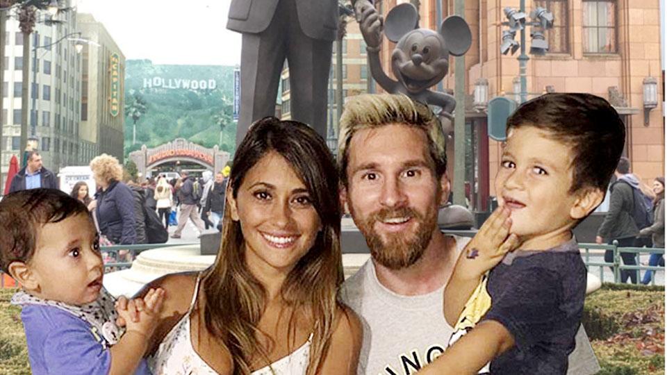 Lionel Messi bersama istri dan kedua anaknya. - INDOSPORT