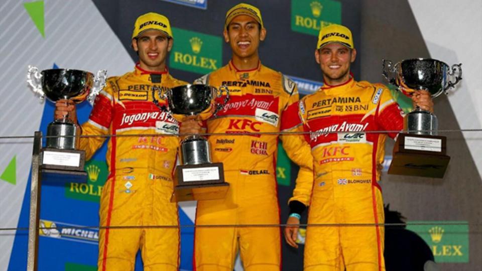Sean Gelael (tengah), Antonio Giovinazzi (kiri), dan Tom Blomqvist - INDOSPORT