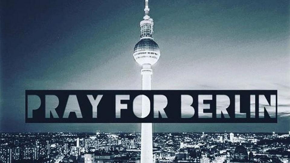 Sepakbola Jerman berduka untuk insiden di Berlin. - INDOSPORT