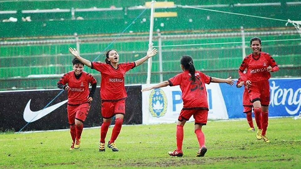 Geliat sepakbola wanita mulai ramai di tahun 2017. - INDOSPORT