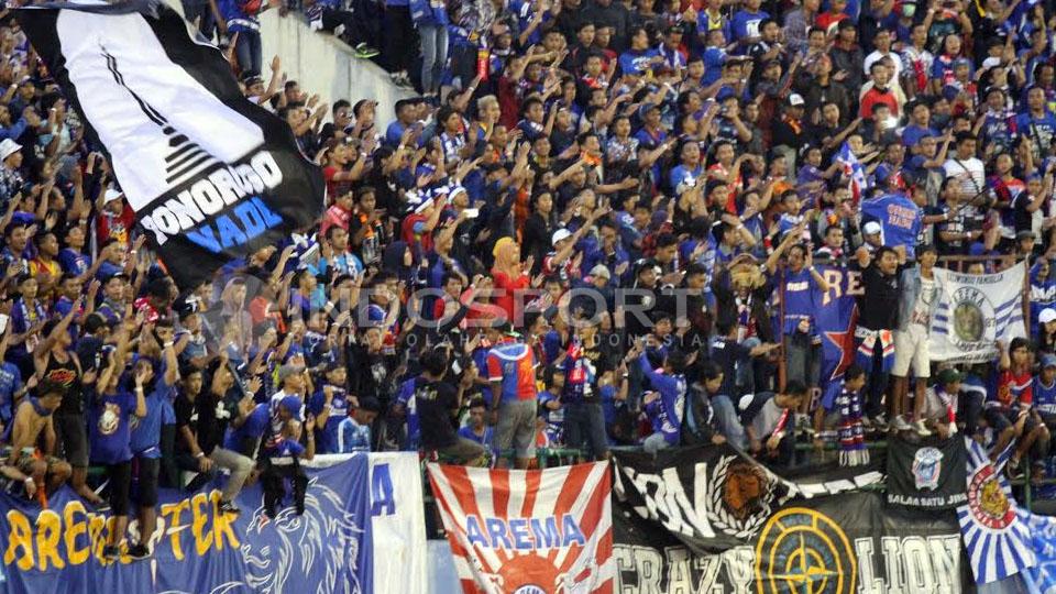 Aremania, pendukung Arema FC. - INDOSPORT