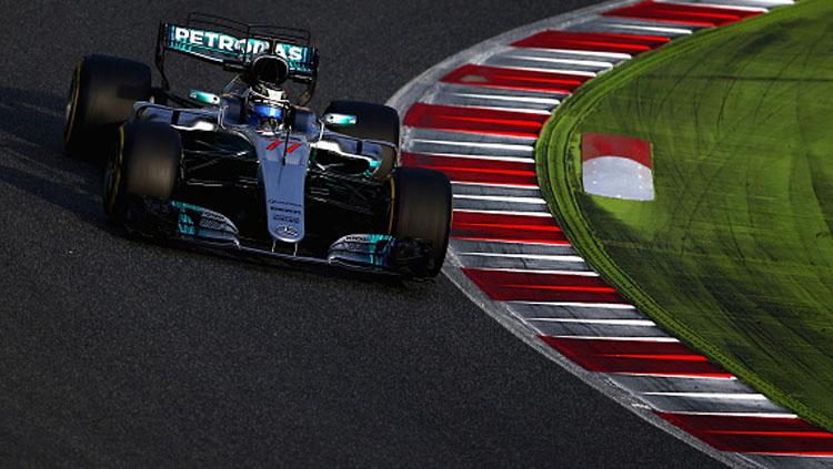Pembalap Mercedes, Valtteri Bottas ketika menggeber mobilnya. - INDOSPORT