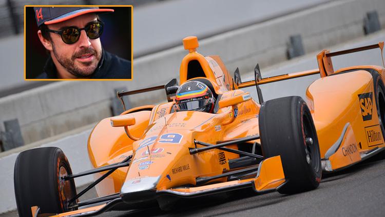 Fernando Alonso ketika menjajal mobil Indy 500 - INDOSPORT