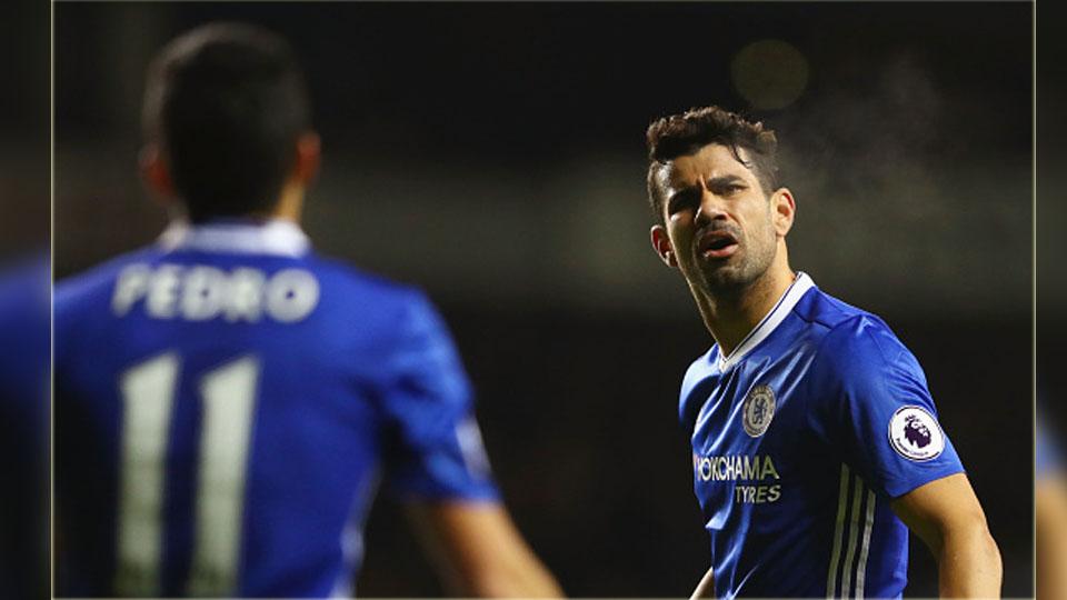 Dua pemain bintang Chelsea, Pedro Rodriguez (kiri) dan Diego Costa. - INDOSPORT