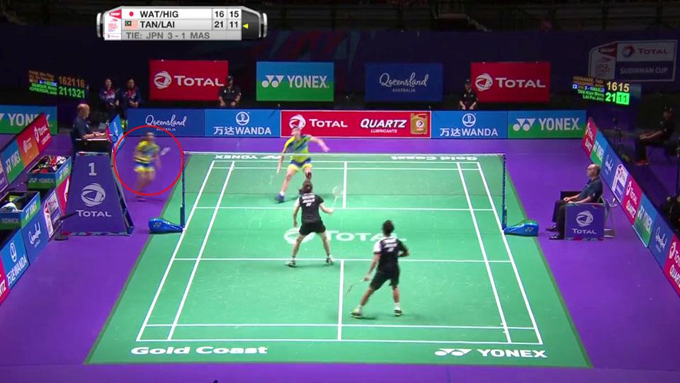 Aksi pasangan ganda campuran Malaysia saat menghadapi wakil Jepang. - INDOSPORT