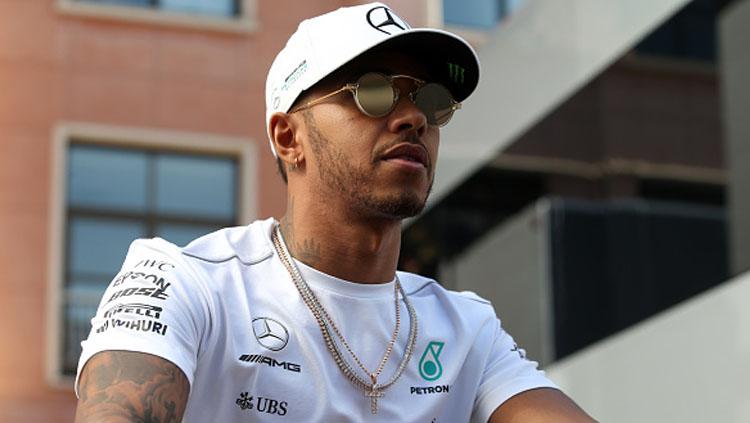 Pembalap Mercedes, Lewis Hamilton. - INDOSPORT