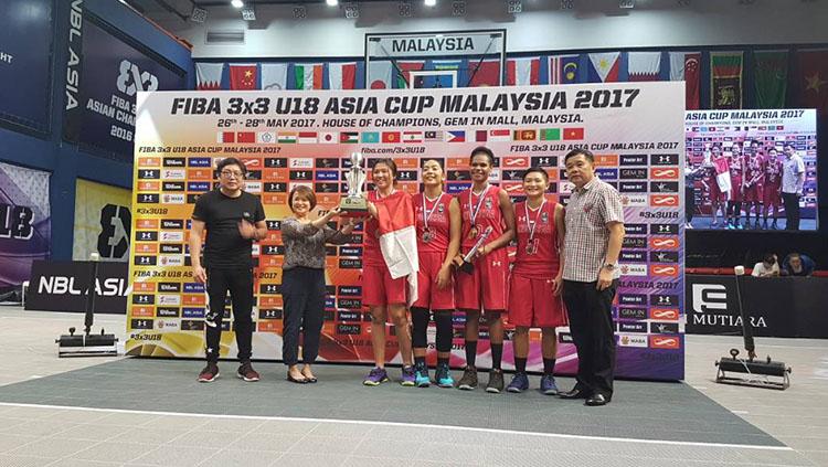 Tim Basket Putri Indonesia U-18 berhasil merebut gelar juara di Malaysia. - INDOSPORT