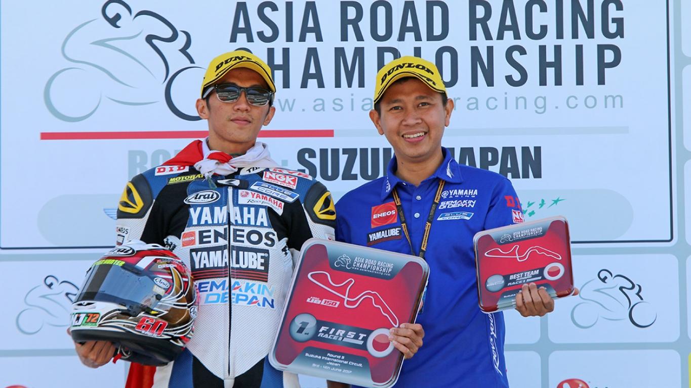 Wahyu Aji Trilaksana meraih kemenangan di kelas UB150 pada seri ketiga ARRC 2017 di Sirkuit Suzuka, Jepang. - INDOSPORT