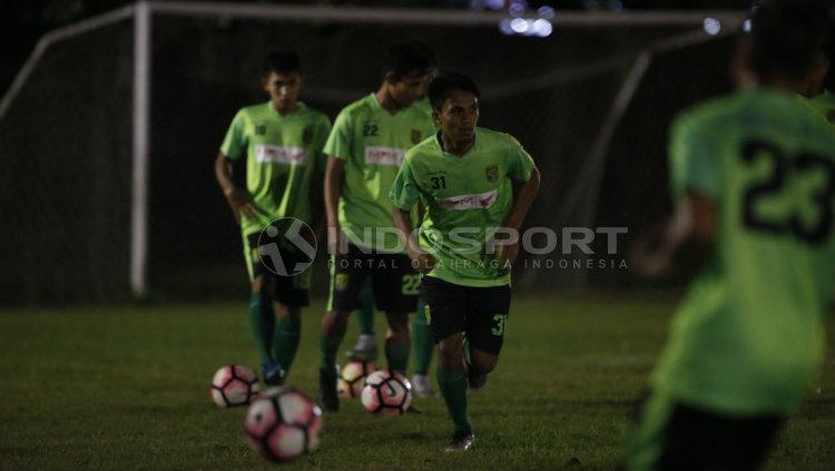 Persebaya Surabaya lakukan pemusatan latihan di Bali. - INDOSPORT