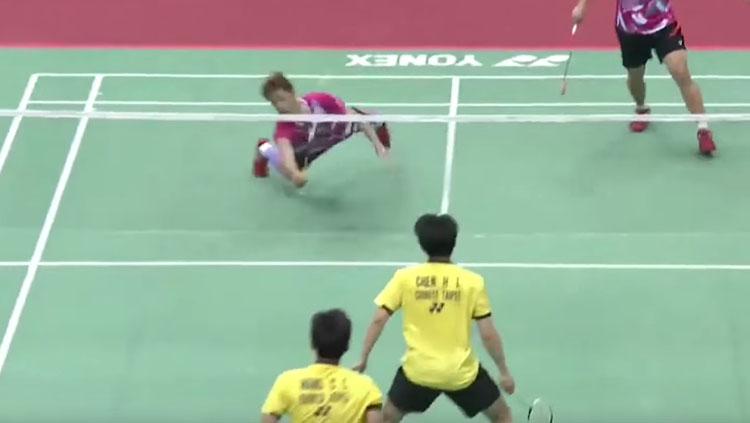 Situasi pertandingan antara Lee Jhe-Huei/Lee Yang vs Chen Hung Ling/Wang Chi-Lin di final Taiwan Open 2017. - INDOSPORT