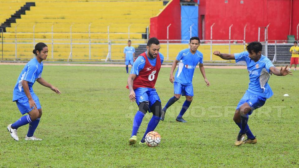 Semen Padang saat latihan. - INDOSPORT