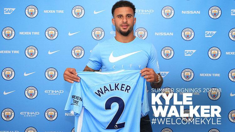 Kyle Walker, bek kanan termahal di dunia milik Manchester City. - INDOSPORT