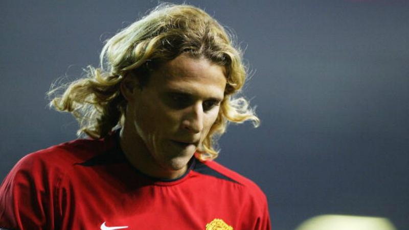 Diego Forlan saat bermain untuk Manchester United. - INDOSPORT