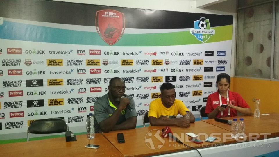 Pelatih Barito Putera, Jacksen F Tiago, memberikan komentar usai timnya menahan imbang PSM Makassar 1-1. - INDOSPORT