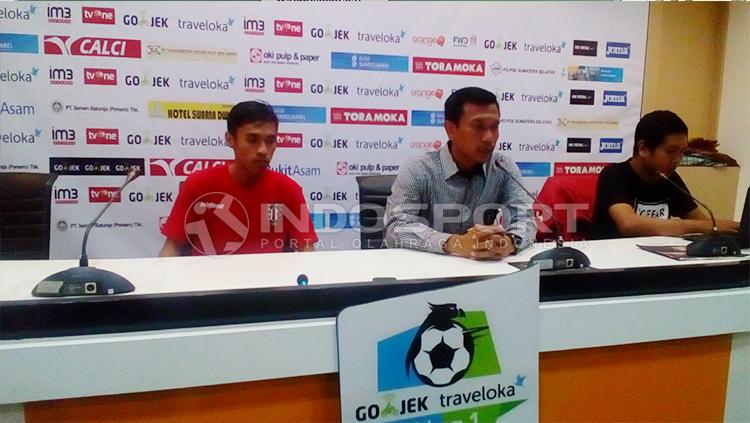 Pelatih Bali United, Widodo C Putro di konferensi pers usai laga melawan Sriwijaya FC. - INDOSPORT