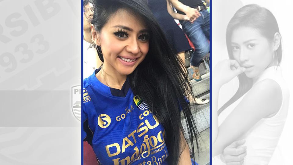 Model cantik asal Indonesia yang juga merupakan Bobotoh, Jelly Jelo. - INDOSPORT