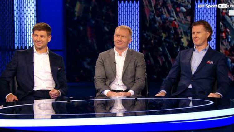 Steven Gerrard, Paul Scholes, dan Steve McManaman. - INDOSPORT