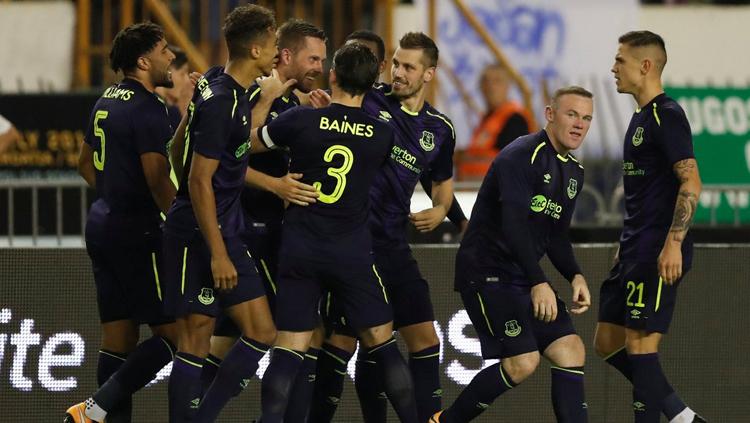 Skuat Everton rayakan gol Gylfi Sigurdsson. - INDOSPORT