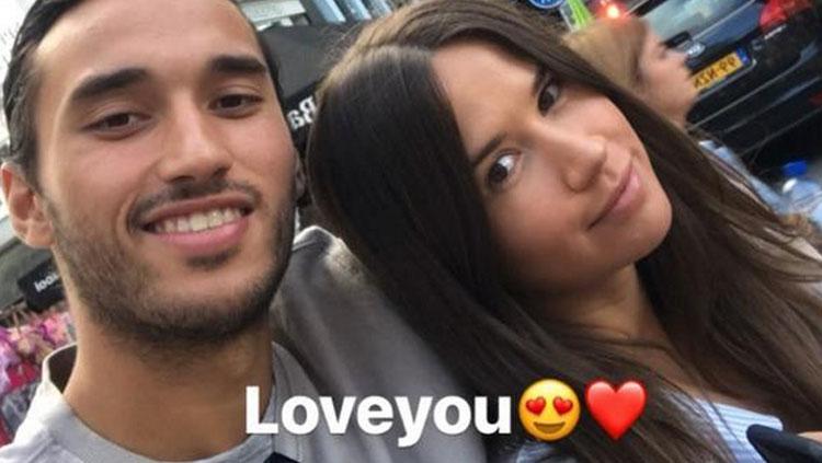Ezra Walian dan kekasihnya Ylon Louise - INDOSPORT