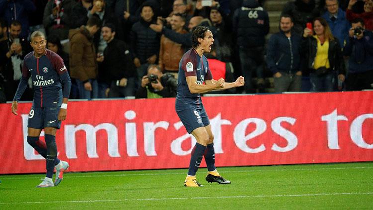 Selebrasi Edinson Cavani. - INDOSPORT