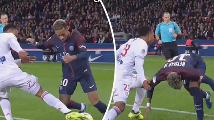 Neymar gagal mengecoh pemain Lyon. - INDOSPORT