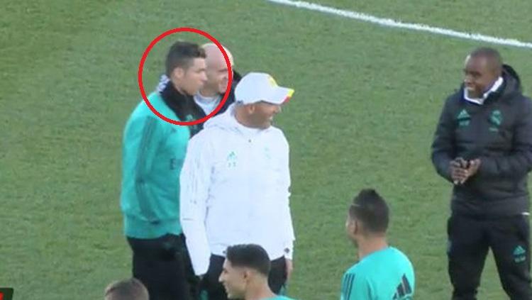 Indosport - Cristiano Ronaldo membangka tak mau mengikuti instruksi Zidane dalam sesi latihan.