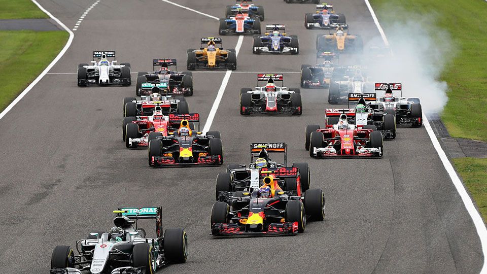 Para pembalap Formula 1 saat beradu di GP Jepang. Copyright: INTERNET