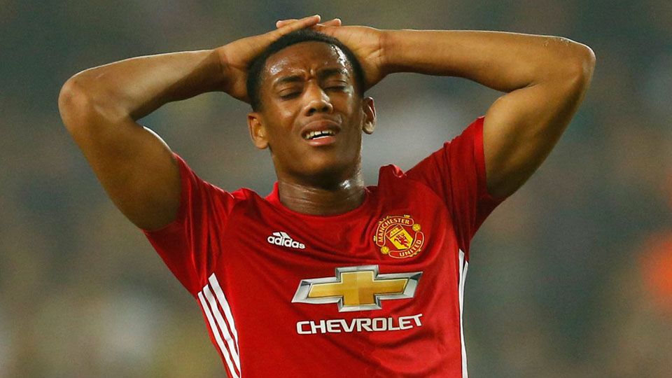 Ekspresi kekecewaan Anthony Martial, penyerang Man United Copyright: © Internet