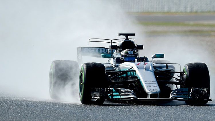 Valtteri Bottas saat tes di Sirkuit Catalunya. Copyright: JOSE JORDAN/AFP/Getty Images