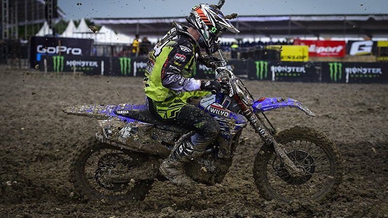 Shaun Simpson memenangi race pertama MXGP Indonesia. Copyright: © Twitter @mxgp