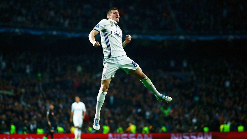 Toni Kroos menjadi incaran Manchester United untuk bursa transfer musim panas 2017. Copyright: © Gonzalo Arroyo Moreno/Getty Images