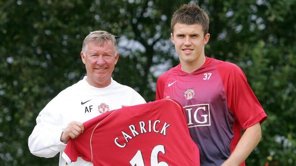 Sir Alex Ferguson kala mendatangkan Michael Carrick dari Tottenham Hotspur. Copyright: PAUL ELLIS/Getty Images