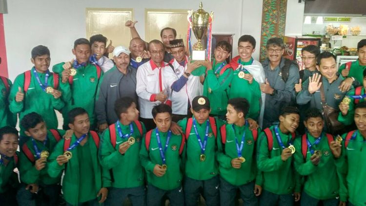 Timnas Indonesia U-16 disambut Sesmenpora Gatot S Dewa Broto. Copyright: © Info Kemenpora