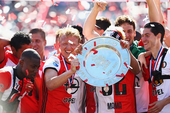 Trofi Eredivisie Belanda yang diraih Feyenoord musim lalu. Copyright: INDOSPORT