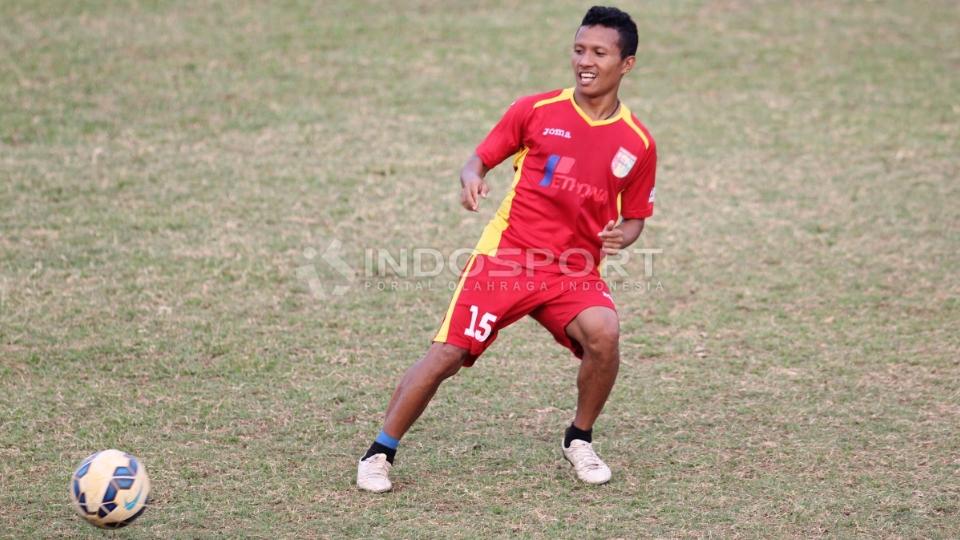 Penyerang sayap Mitra Kukar, Hendra Andi Bayaw.