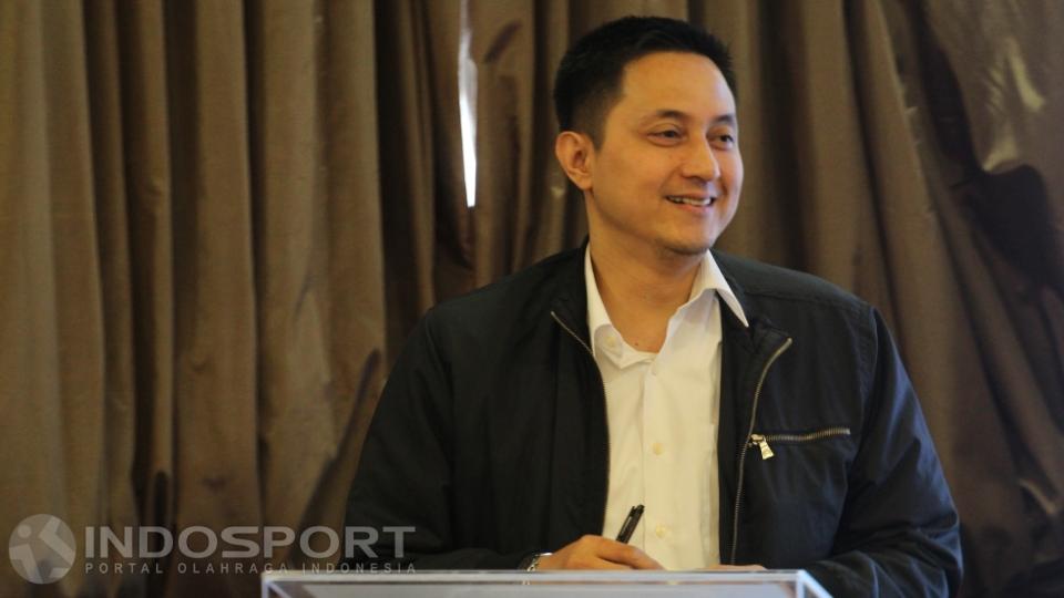 Kabar gembira datang dari legenda ganda putra Indonesia, Ricky Soebagja yang resmi menikahi kekasihnya sekaligus eks pramugari cantik yakni Khairunissa Andjani.