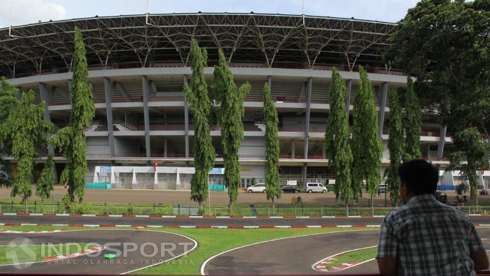 Sirkuit Radio Control (RC) Senayan. Sirkuit ini diperuntukkan bagi penyuka balap mobil remote control.