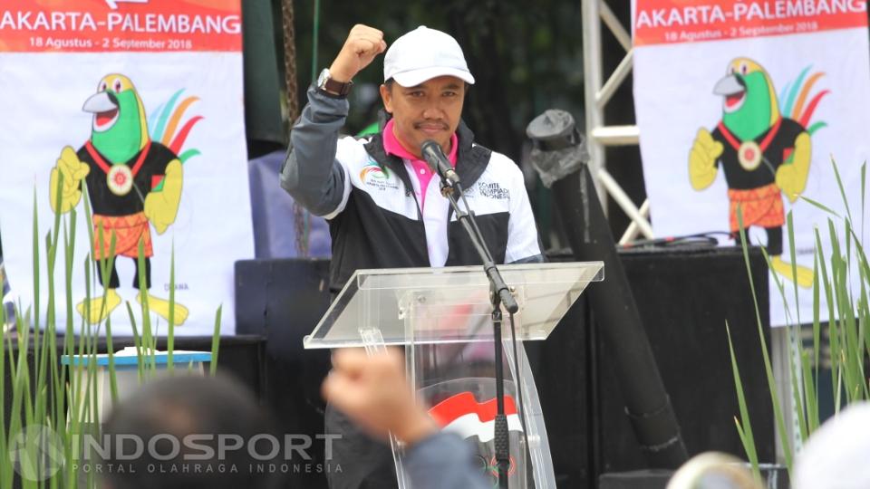 Menpora, Imam Nahrawi memberikan kata sambutan pada acara Road to 18th Asian Games 2018, Jakarta-Palembang di Plaza Selatan GBK, Minggu (27/12/15). - INDOSPORT