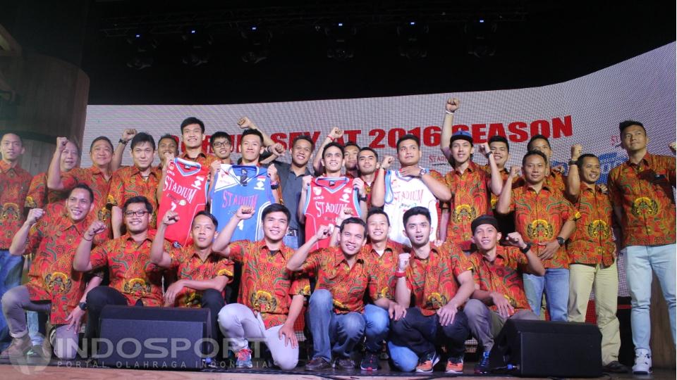 Para pemain, pelatih serta official tim Stadium Happy 8 Jakarta berfoto bersama.