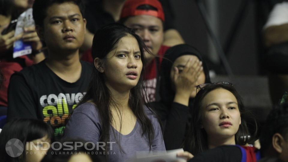 Sejumlah wanita cantik hadir di stadion untuk menyaksikan laga big match Aspac Jakarta vs Satria Muda di Hall A Senayan.