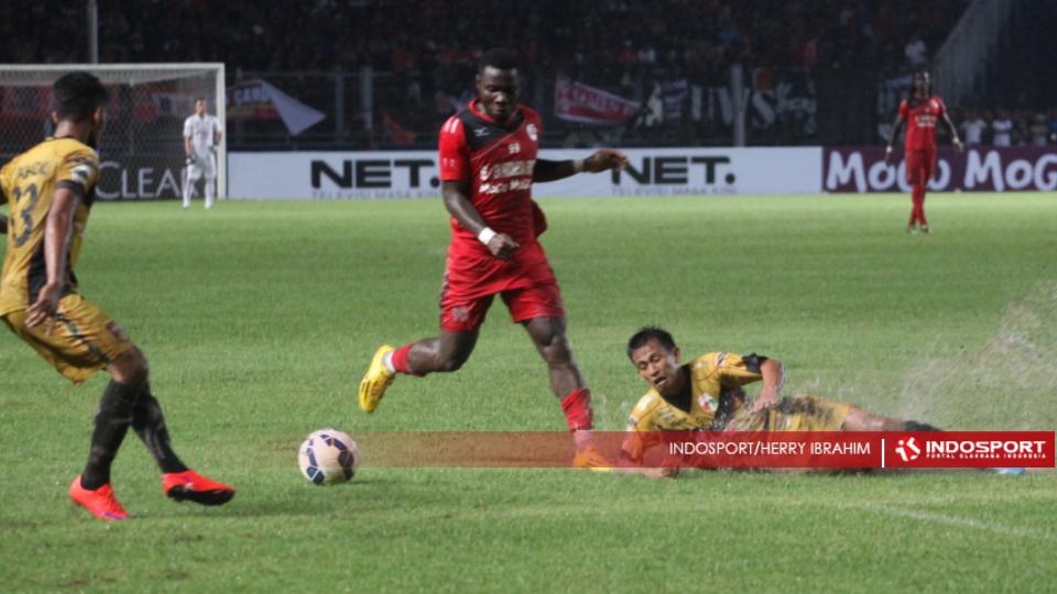 Inilah salah satu momen di partai final Piala Jenderal Sudirman, Minggu (24/01/16).