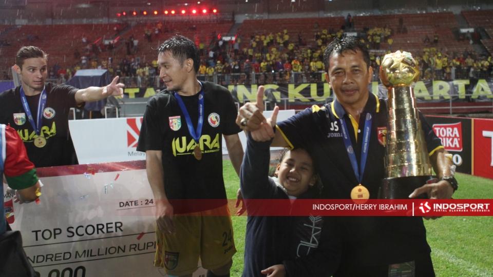 Inilah salah satu momen di partai final Piala Jenderal Sudirman, Minggu (24/01/16).
