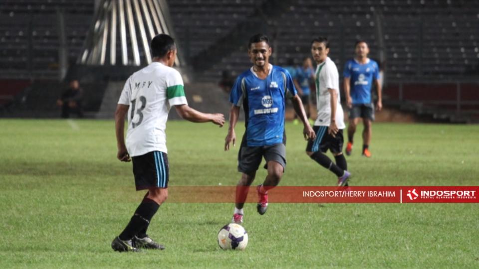 Gelandang Persija Jakarta, Ramdani Lestaluhu turut serta dalam pertandingan.