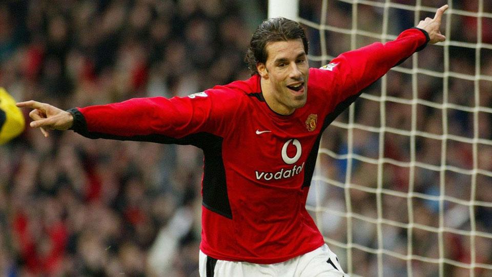 Manchester United, Ruud van Nistelrooy selebrasi setelah memasukan bola ke gawang lawan. Copyright: INTERNET