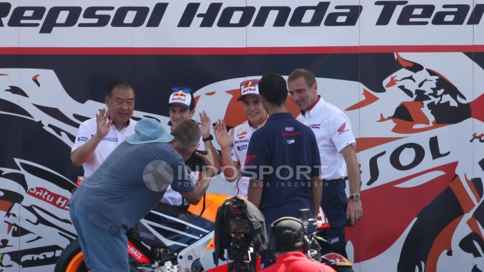 Marc Marquez dan Dani Pedrosa hadir dalam launching tim Repsol Honda untuk MotoGP 2016 di Sirkuit Sentul.
