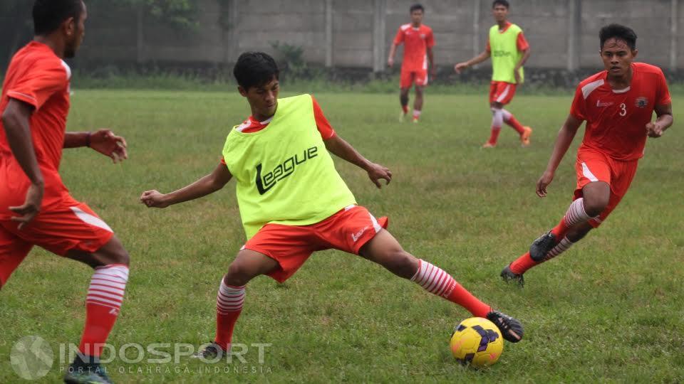 Aksi pemain Persija Jakarta saat latihan.