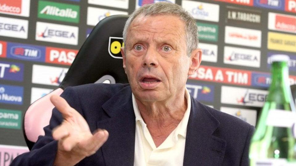 Maurizio Zamparini menunjukan ekspresi wajahnya. Copyright: INTERNET